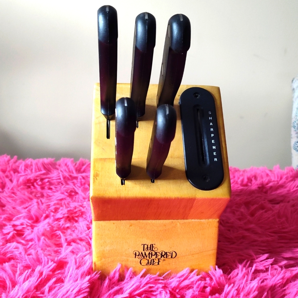 Pampered Chef Knife Set with Block - Black Handles